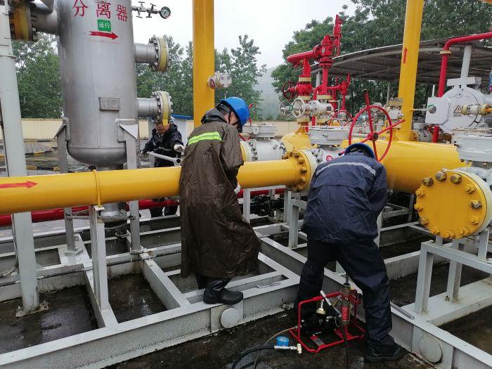 3.3堅守-省天然氣公司應(yīng)急保障中心維搶隊主汛期前在赤壁站開展計劃性檢修(拍攝:陳智迪 ) 3.3堅守-省天然氣公司應(yīng)急保障中心維搶隊主汛期前在赤壁站開展計劃性檢修(拍攝:陳智迪 )